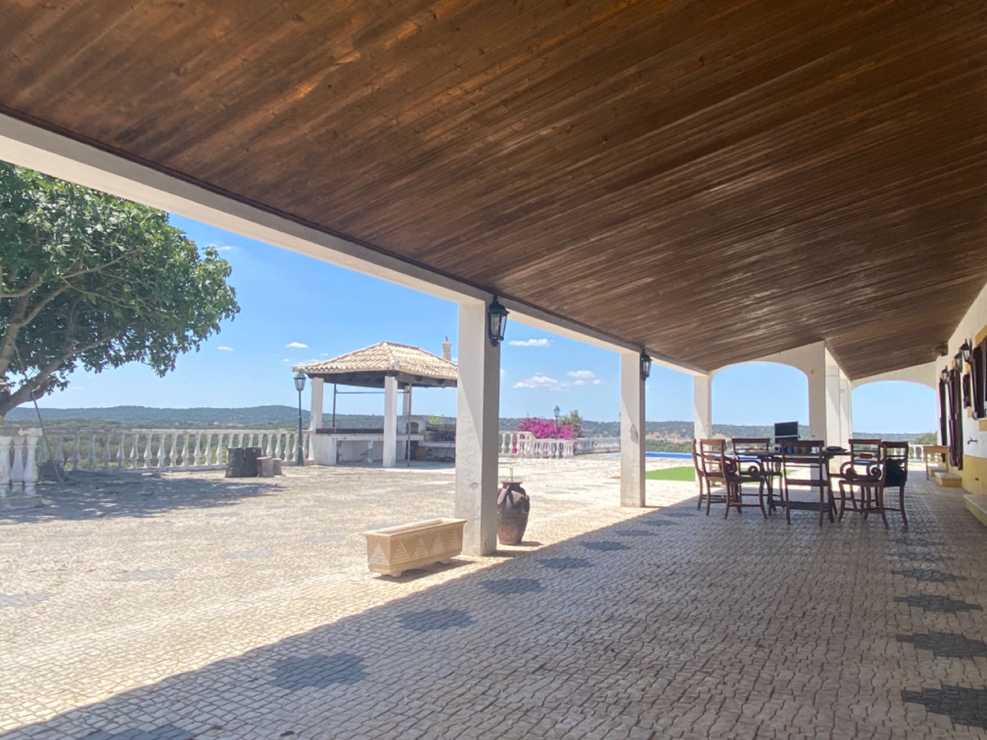 Covered outdoor terrace